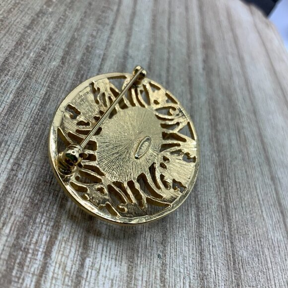 Avon Vintage Rose Floral Cameo Gold Tone Open Work Oval Brooch Pin - Picture 4 of 8